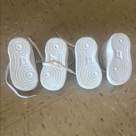 Nike Kids White Sneakers - Picture 2 of 7